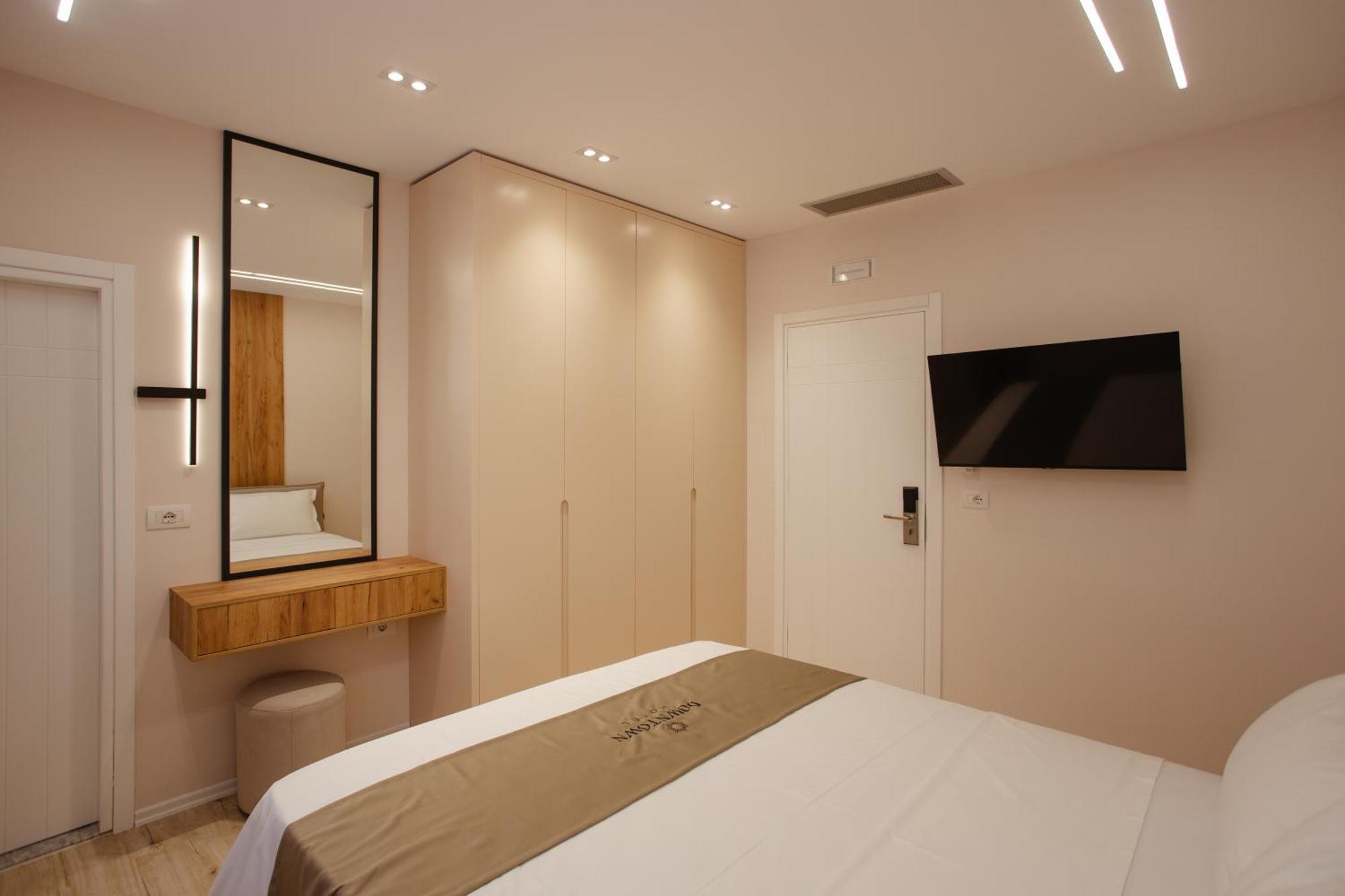 Downtown Hotel Шкодер Екстер'єр фото