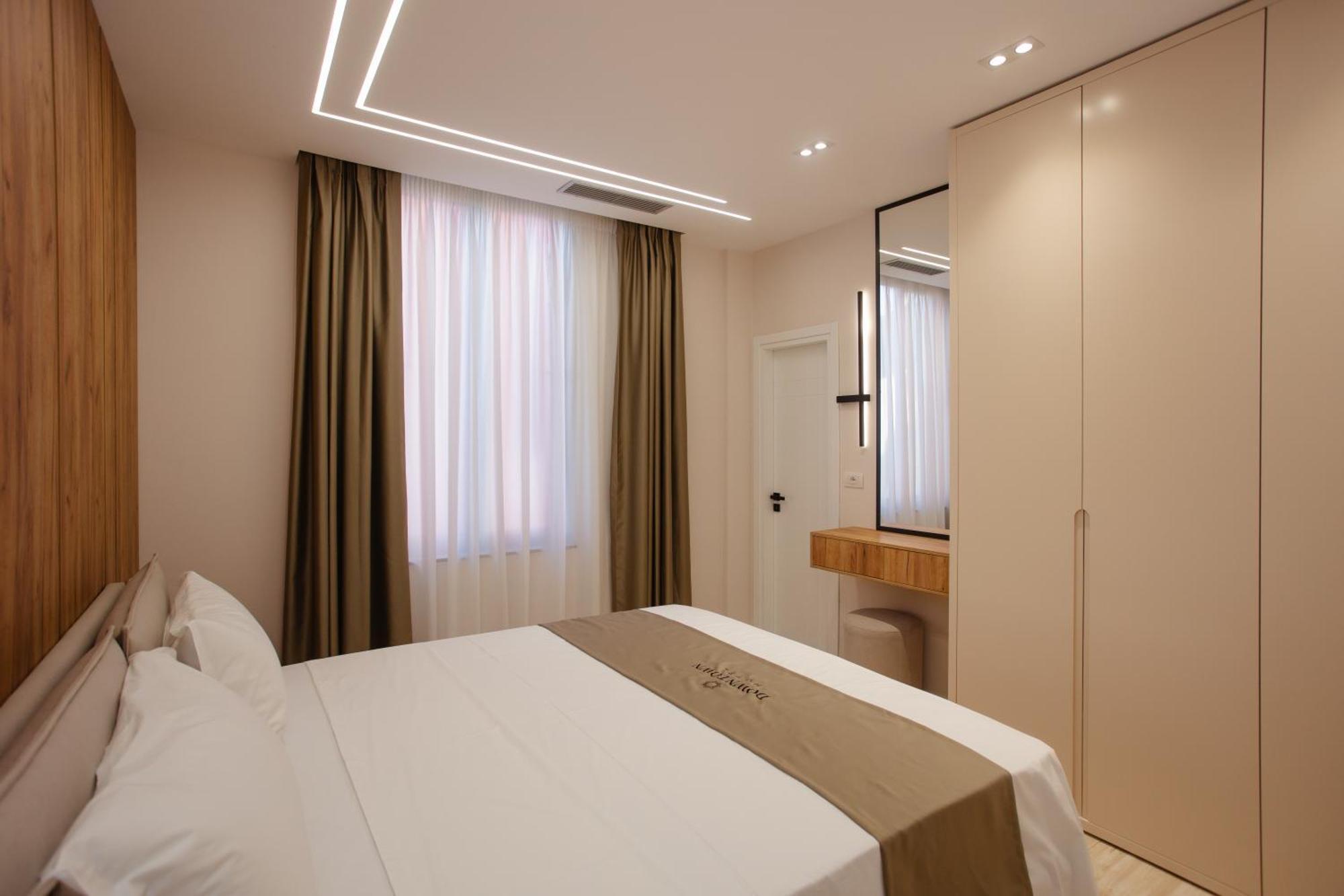 Downtown Hotel Шкодер Екстер'єр фото
