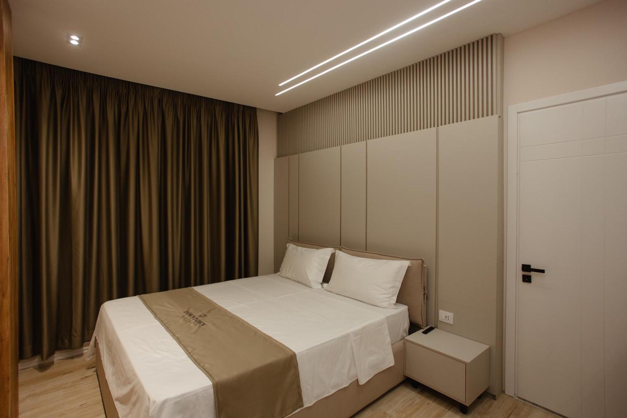 Downtown Hotel Шкодер Екстер'єр фото