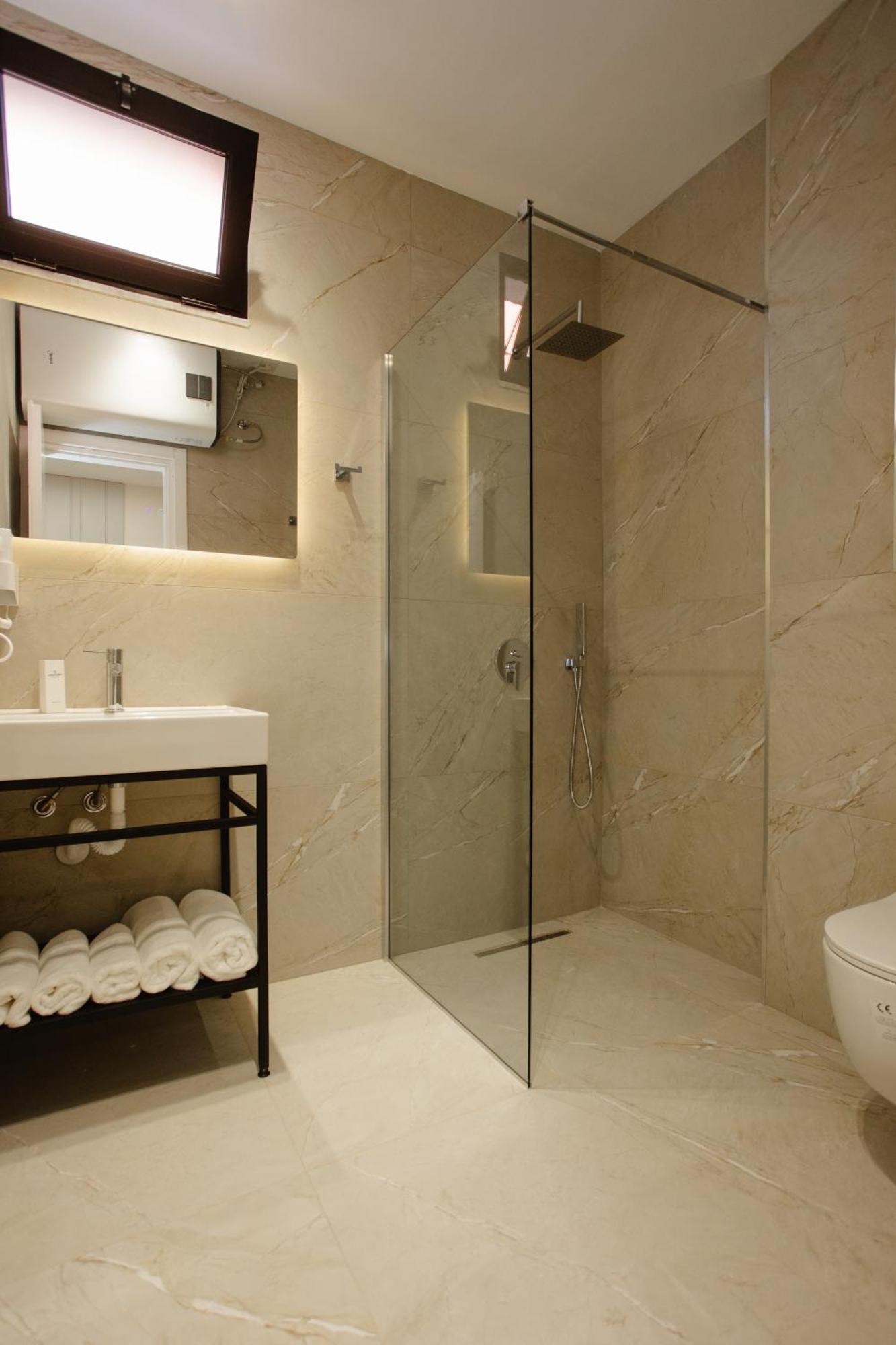 Downtown Hotel Шкодер Екстер'єр фото