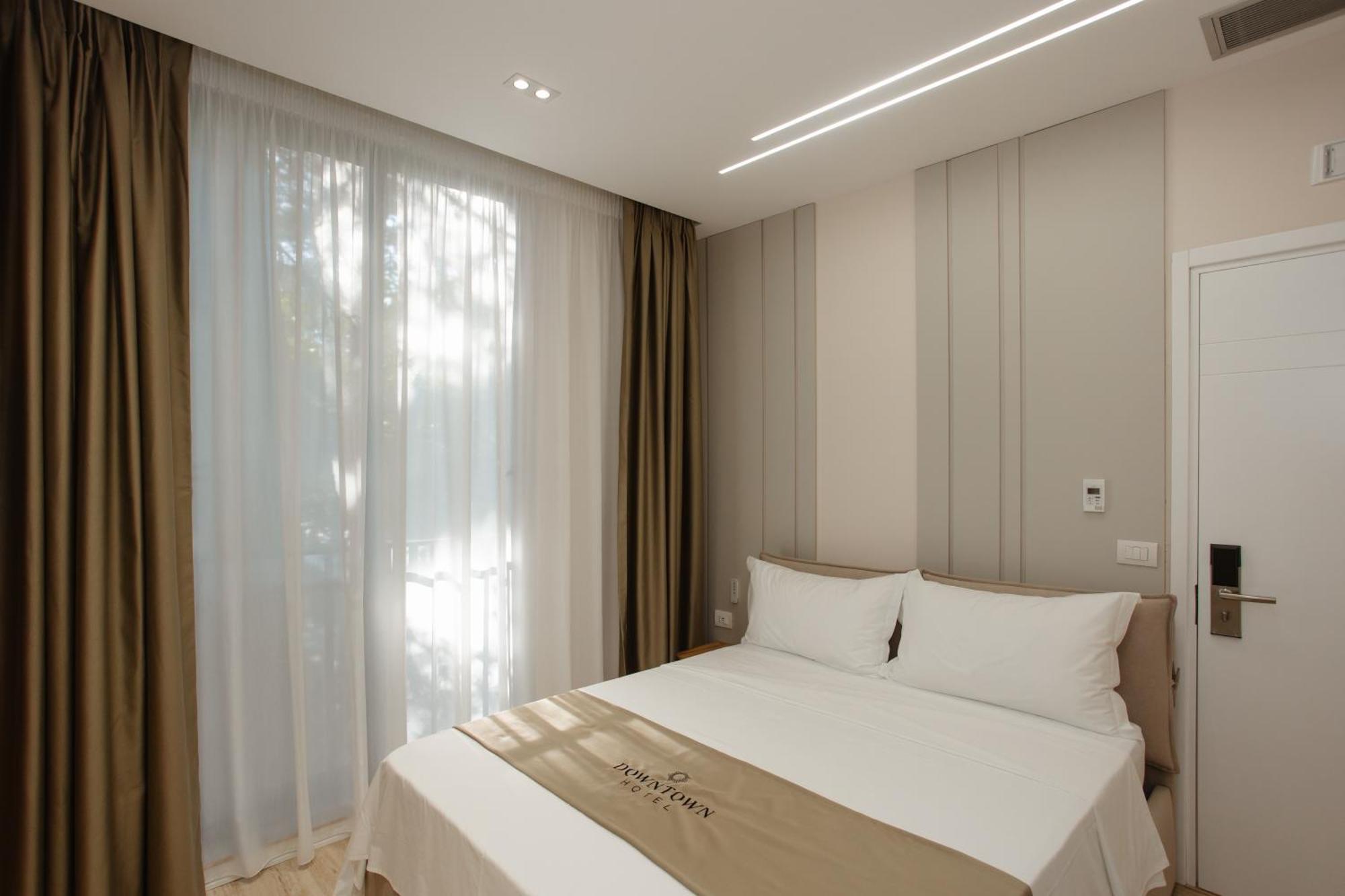 Downtown Hotel Шкодер Екстер'єр фото