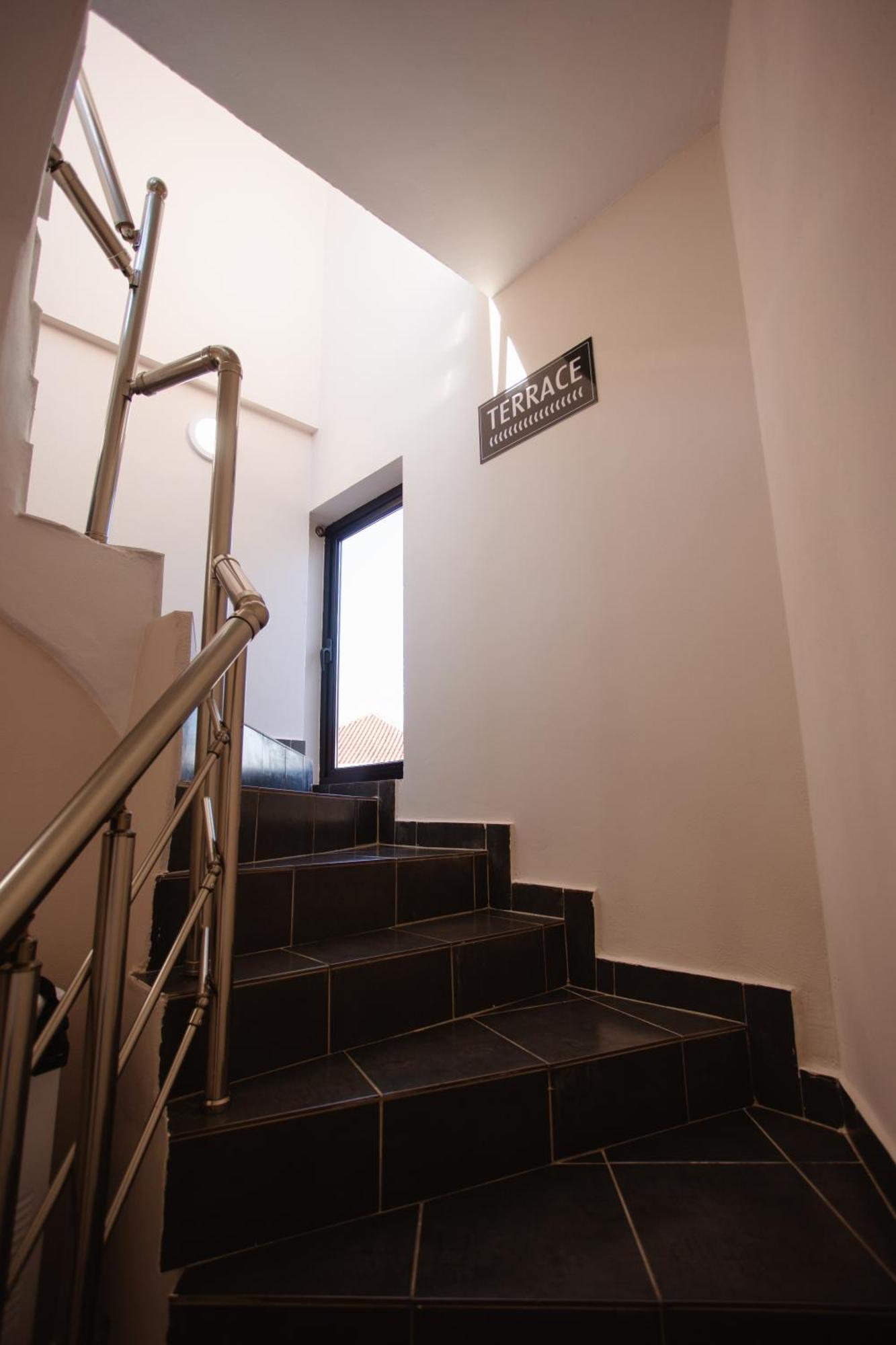 Downtown Hotel Шкодер Екстер'єр фото