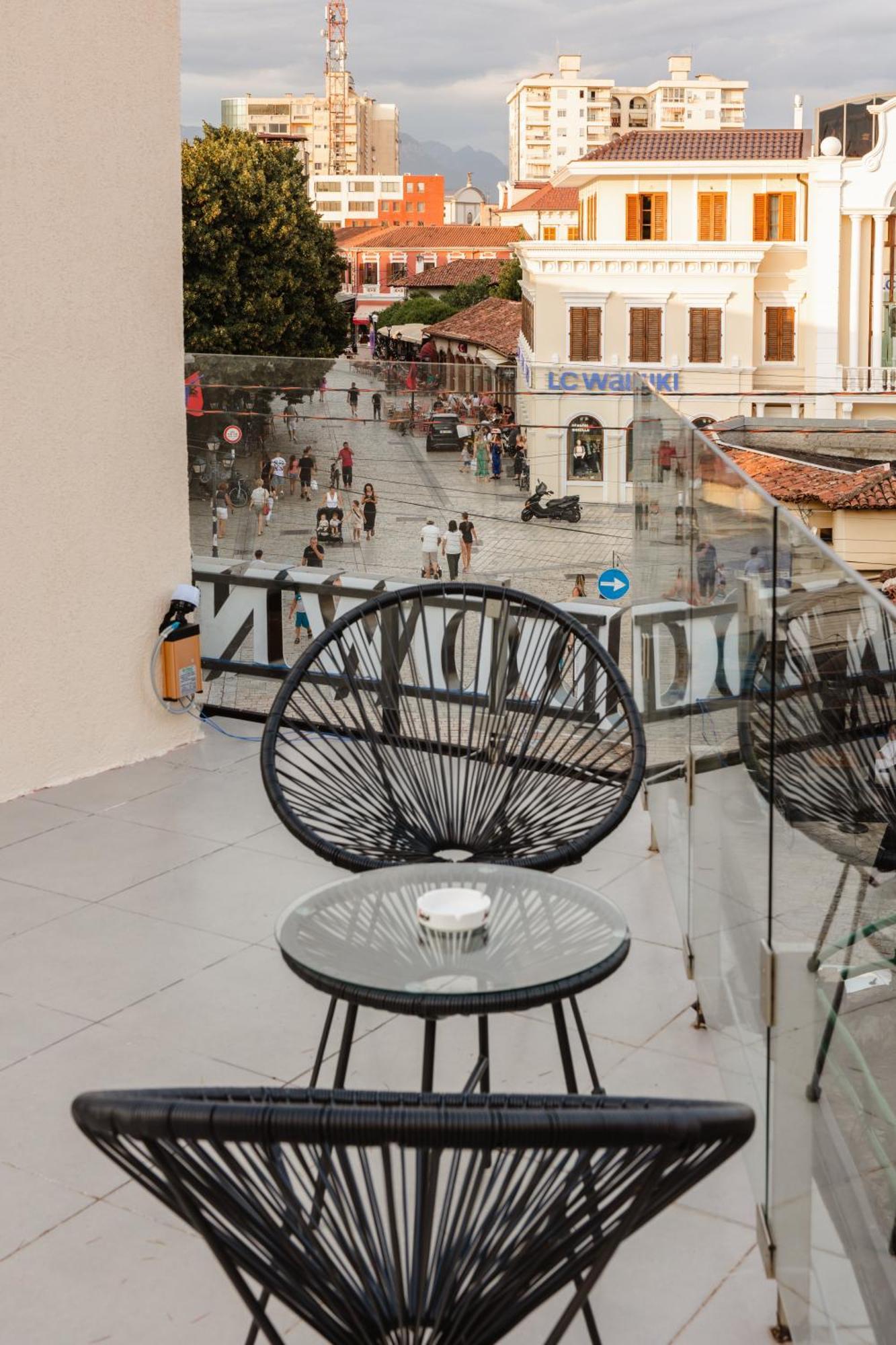 Downtown Hotel Шкодер Екстер'єр фото